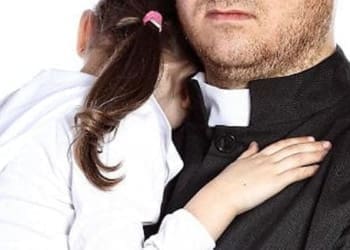 prete pedofilo
