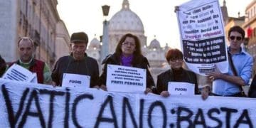 Vaticano Basta