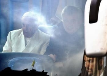 1519553771700.jpg vaticano papa francesco e bisignani nuovo scandalo sessuale in arrivo ora trema il pontefice