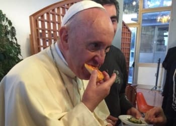 papa mangia pizza