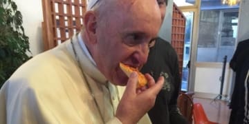 papa mangia pizza