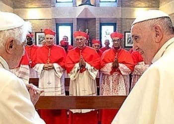 ratzinger bergoglio 675 675x275 1