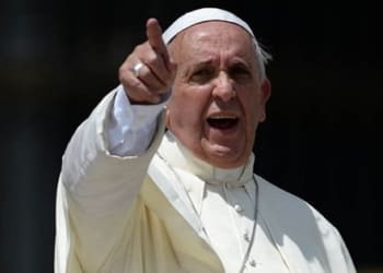 Papa Francesco nervoso
