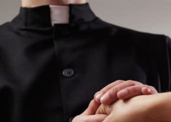 abusi nella diocesi pentra arriva lultimatum alla curia 696x439 1