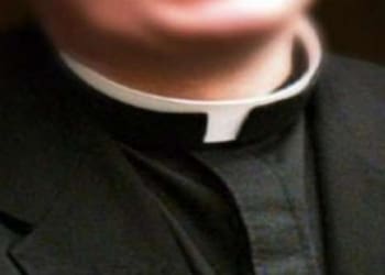1267525274614.jpg i parrocchiani denunciano l alto prelato