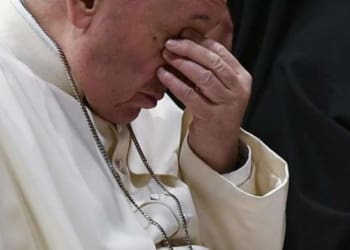 papst franziskus bei einem bussgottesdienst am dritten tag des gipfeltreffens foto vincenzo pintoafp