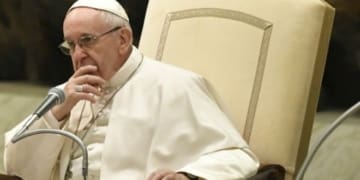 papa francesco chiedo perdono per i preti pedofili02 660x350 1