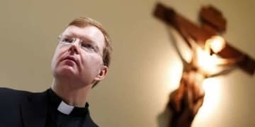 Incontro con le vittime di abuso. Padre Hans Zollner se il Papa piange e l intera Chiesa che piange articleimage