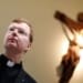 Incontro con le vittime di abuso. Padre Hans Zollner se il Papa piange e l intera Chiesa che piange articleimage