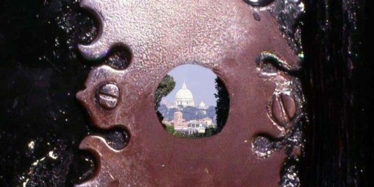 cupola san pietro dal buco 2