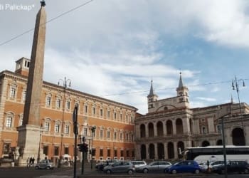 17125095501024px Roma Piazza San Giovanni in Laterano 2