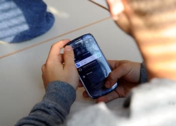 cellulare a scuola lapresse