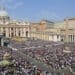 piazza san pietro angelus folla